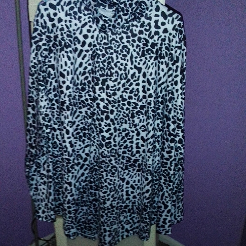 Black and White Long-Sleeved Top with Animal Print